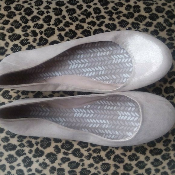 TIME AND TRU Beige or Cream w/ Gold Shimmer Ballet Flats Shoes Women Size 8 - Picture 8 of 12